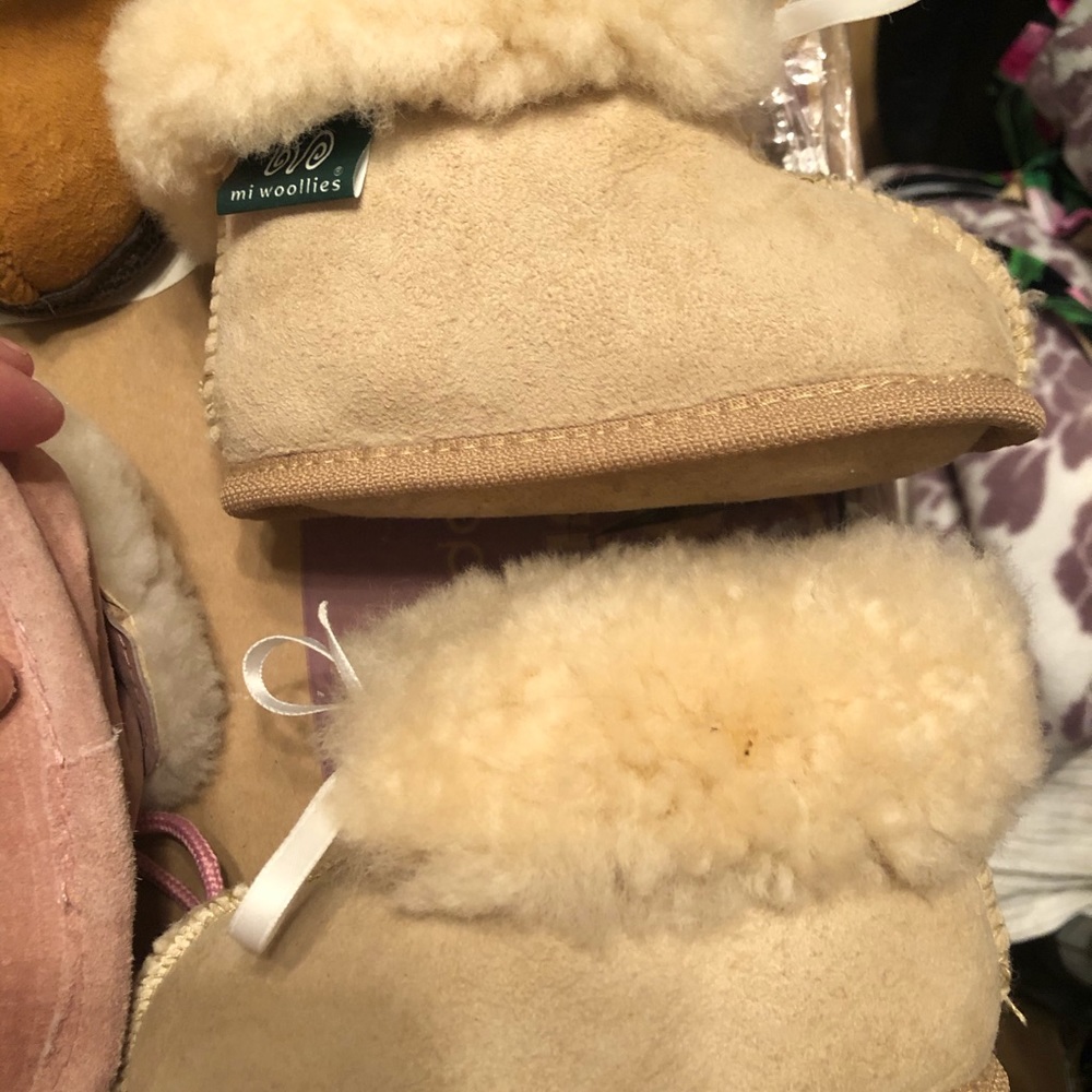 Baby sheepskin booties Excellent 2-3